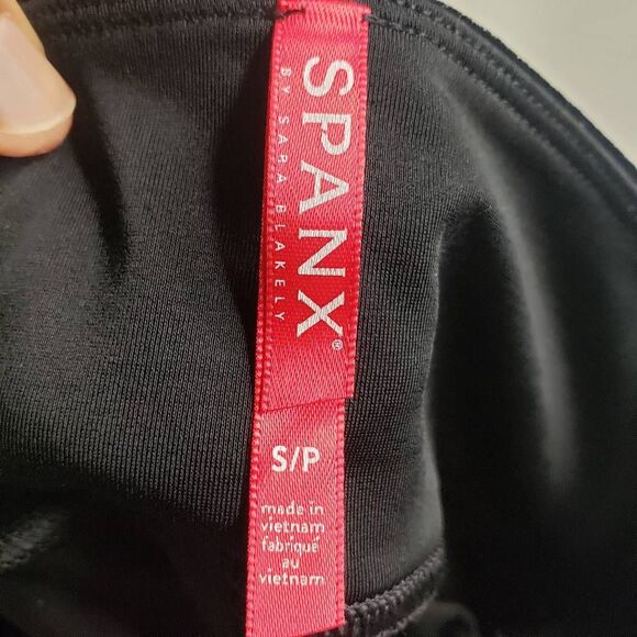 Spanx Velvet Shine Leggings Black/Gold Size Small - Picture 10 of 10